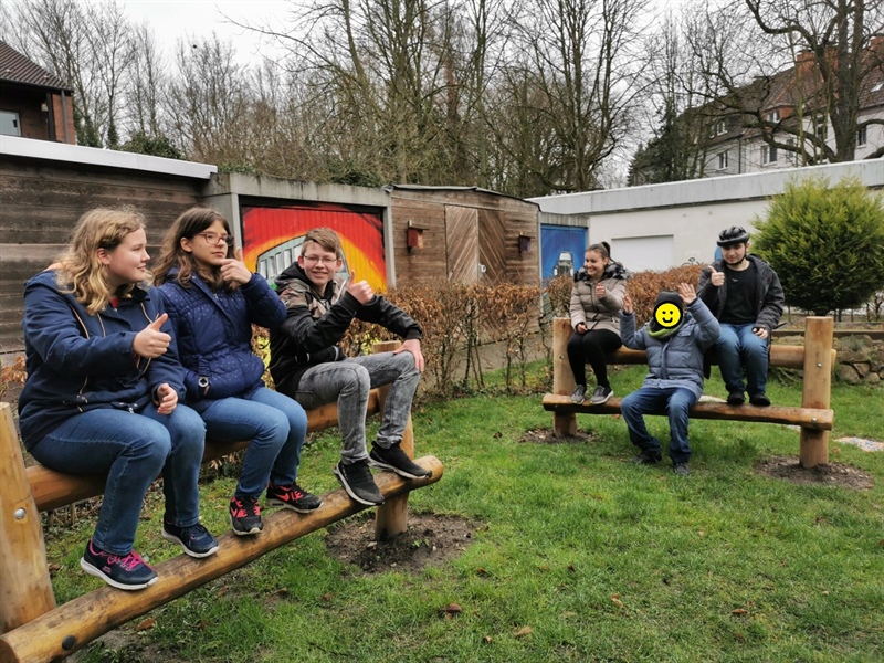 Neue Bänke im Zahlengarten